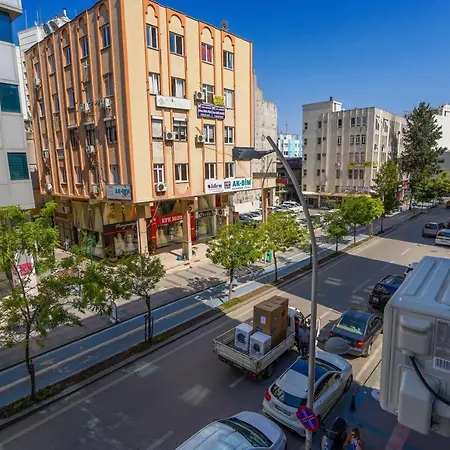 Central And Cozy Apartment Near Beach In Muratpasa, Antalya *