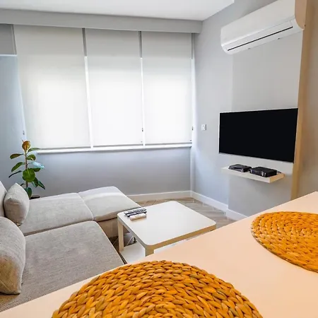 Central And Cozy Apartment Near Beach In Muratpasa, Antalya Antalya